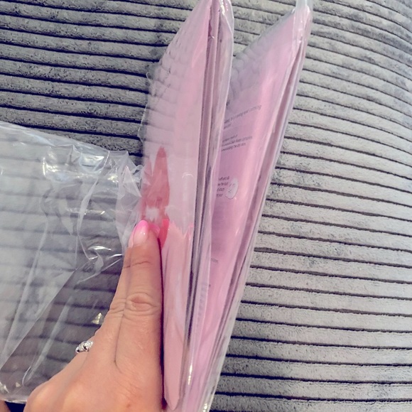 BRAND NEW $150 NEVER USED IPSY BAG - Picture 5 of 16